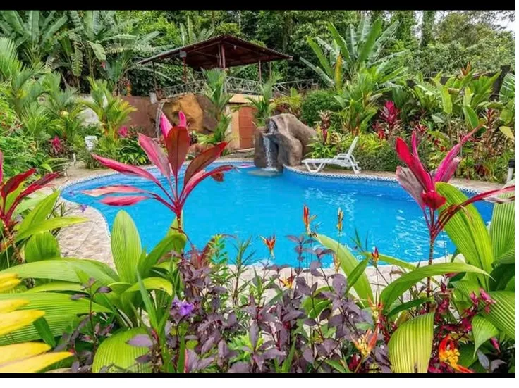 Jacuzzi y Piscina