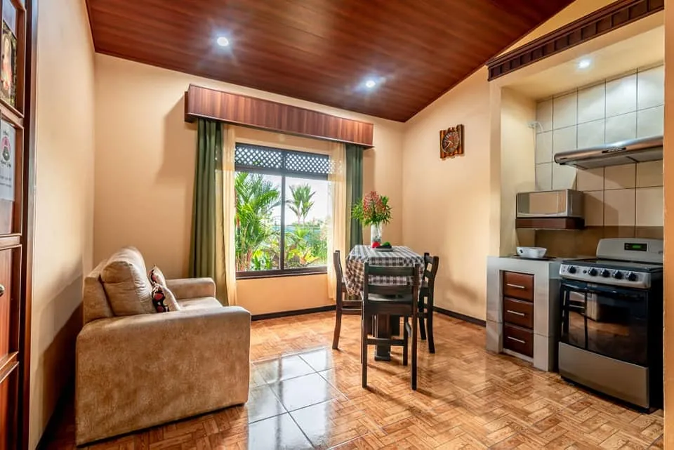 Aunty Arenal Lodge Presentation