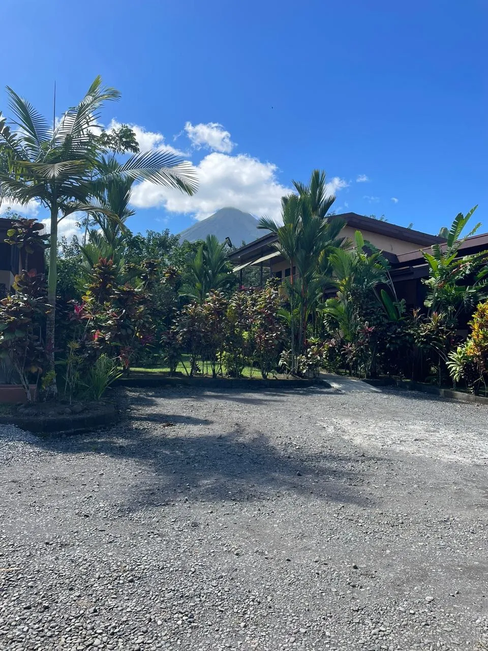 Aunty Arenal Lodge Presentation