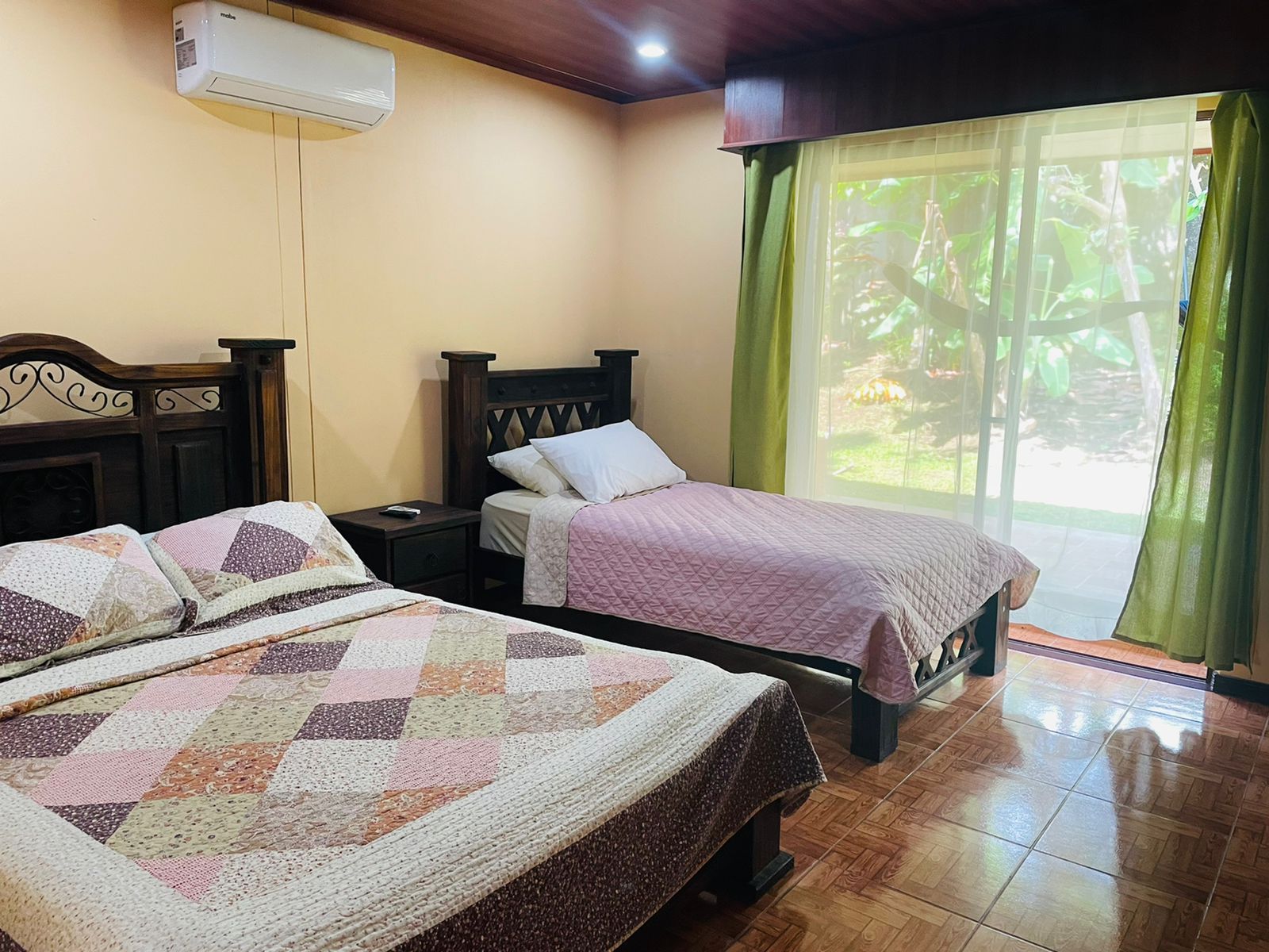 Aunty Arenal Lodge Rooms Hero
